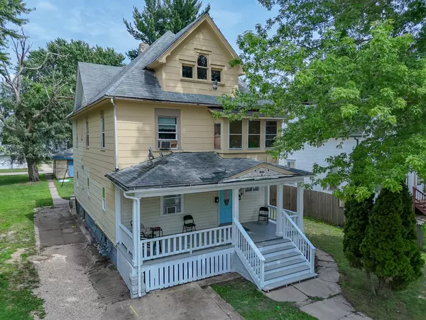 920 S 5th ST, Rockford, IL 61104