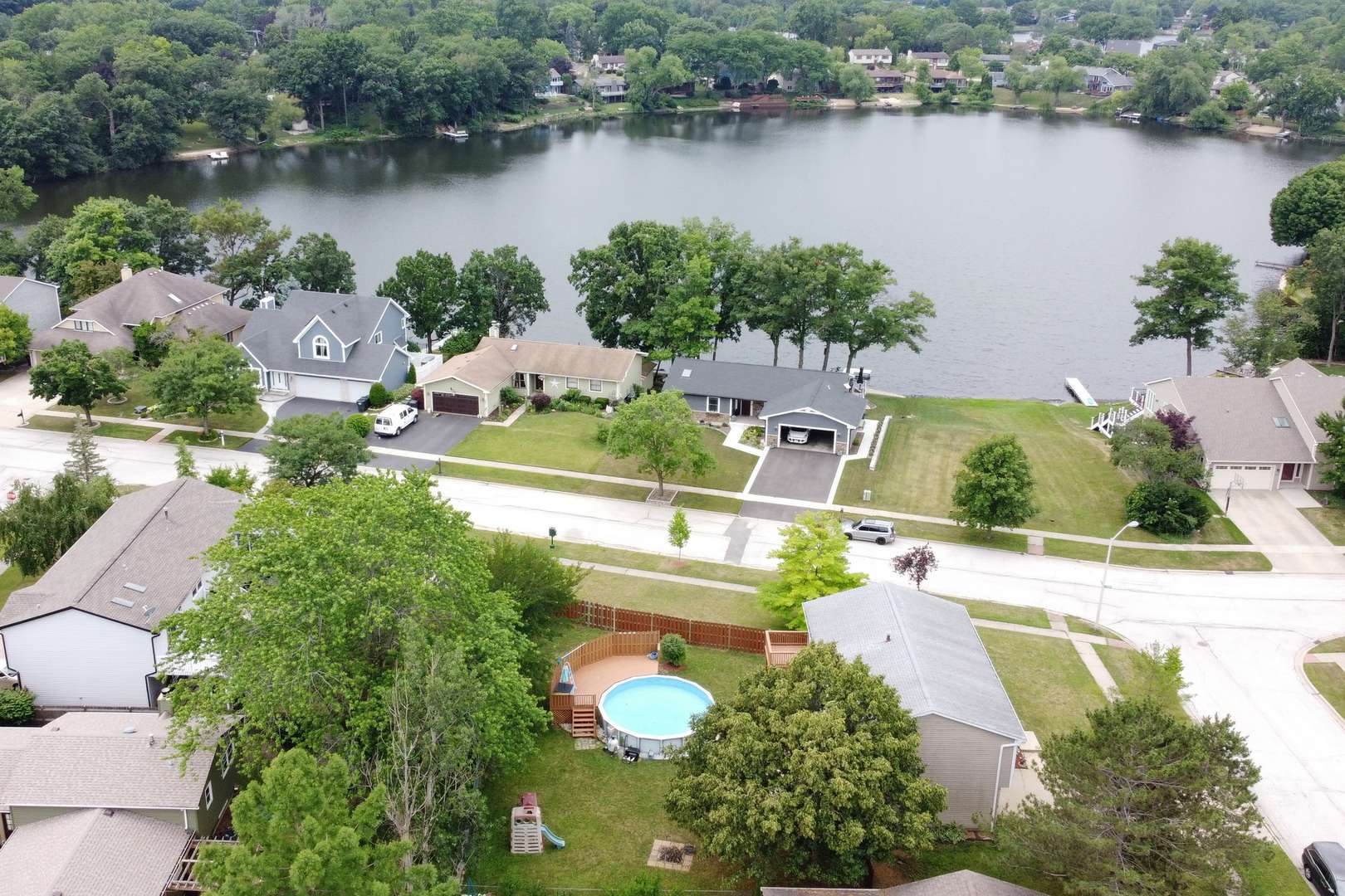 Lindenhurst, IL 60046,513 White Birch RD