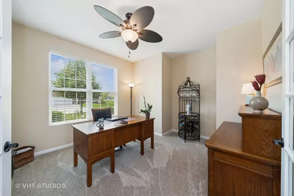 Elgin, IL 60124,2832 Stoney Creek DR