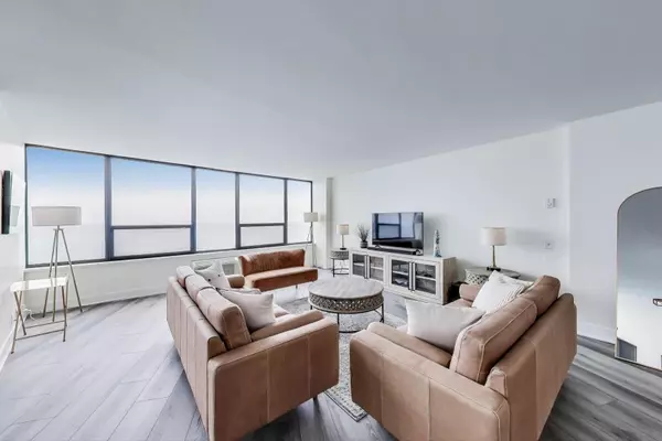 Chicago, IL 60660,940 W Glenlake AVE #19C