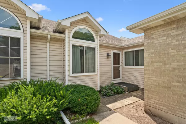 Joliet, IL 60431,4320 River Glen DR