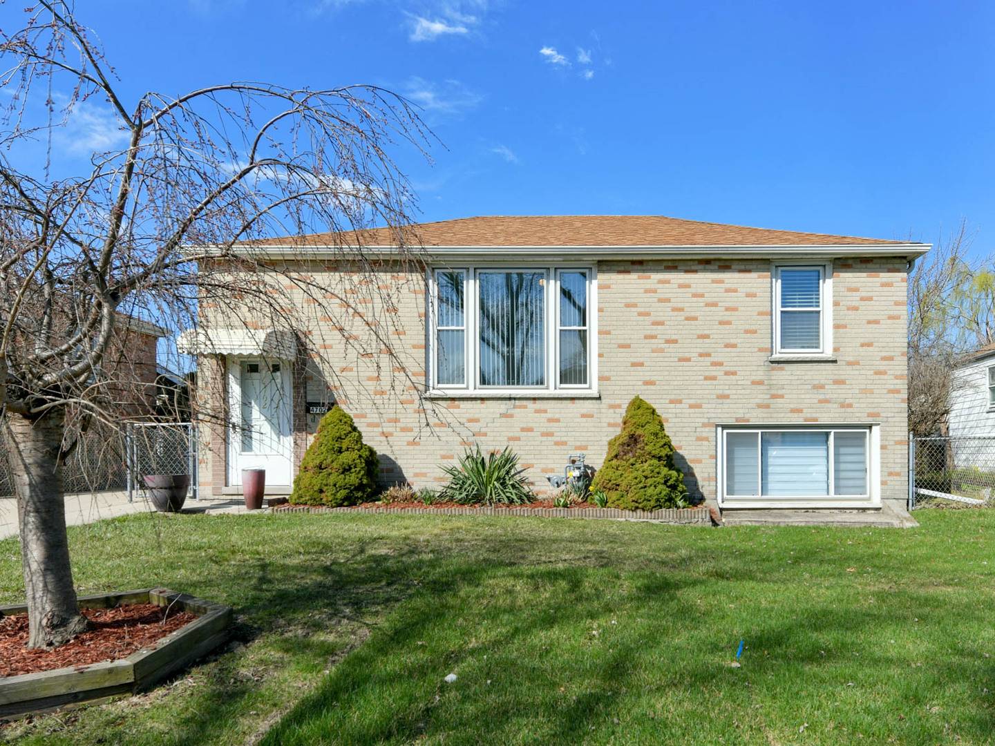 4702 Wesley TER, Schiller Park, IL 60176