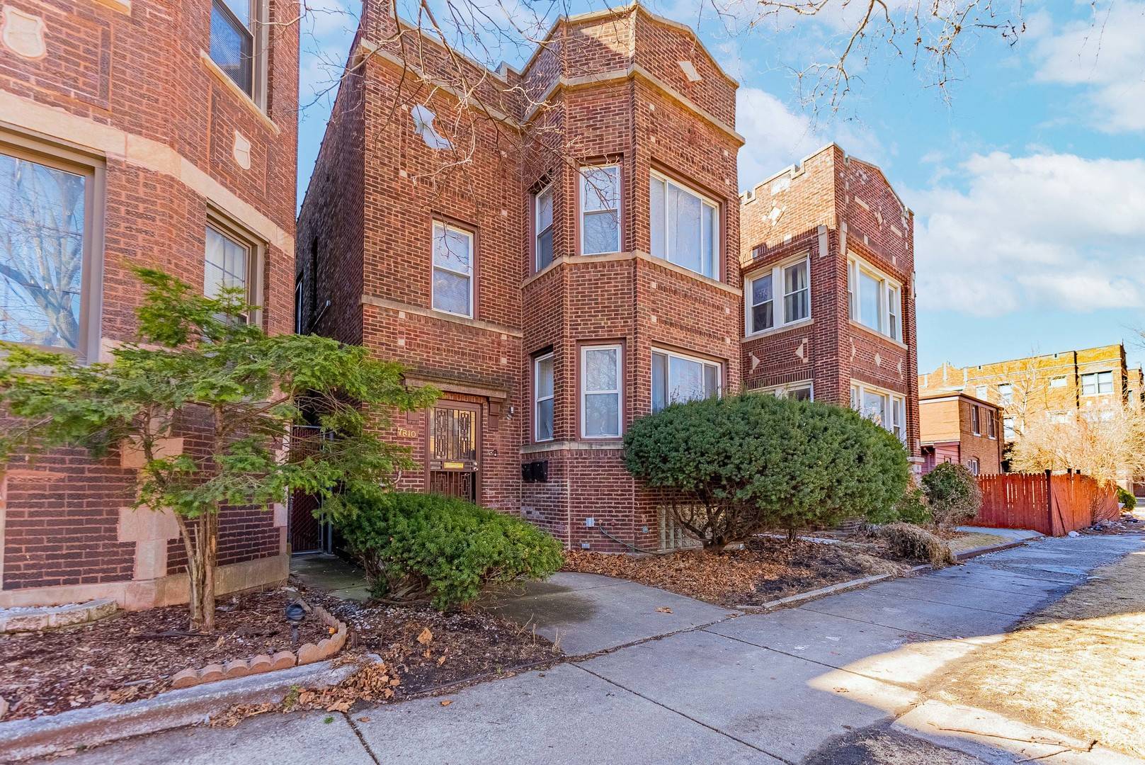 7810 S East End AVE, Chicago, IL 60649