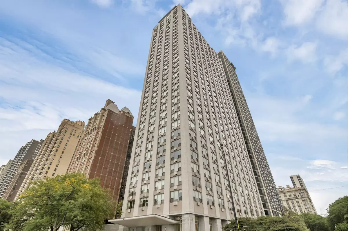 Chicago, IL 60610,1550 N Lake Shore DR #2A