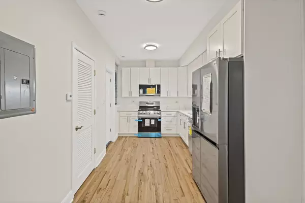 Chicago, IL 60615,4557 S MICHIGAN AVE #1
