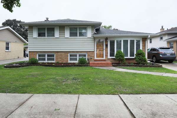 1065 Irwin AVE, Des Plaines, IL 60018