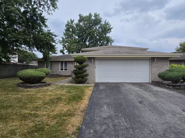 18510 Willow LN, Lansing, IL 60438