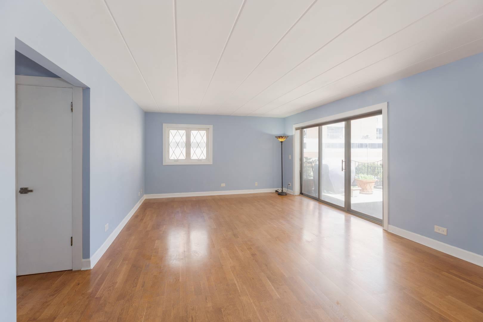 Des Plaines, IL 60016,1633 River ST #2B