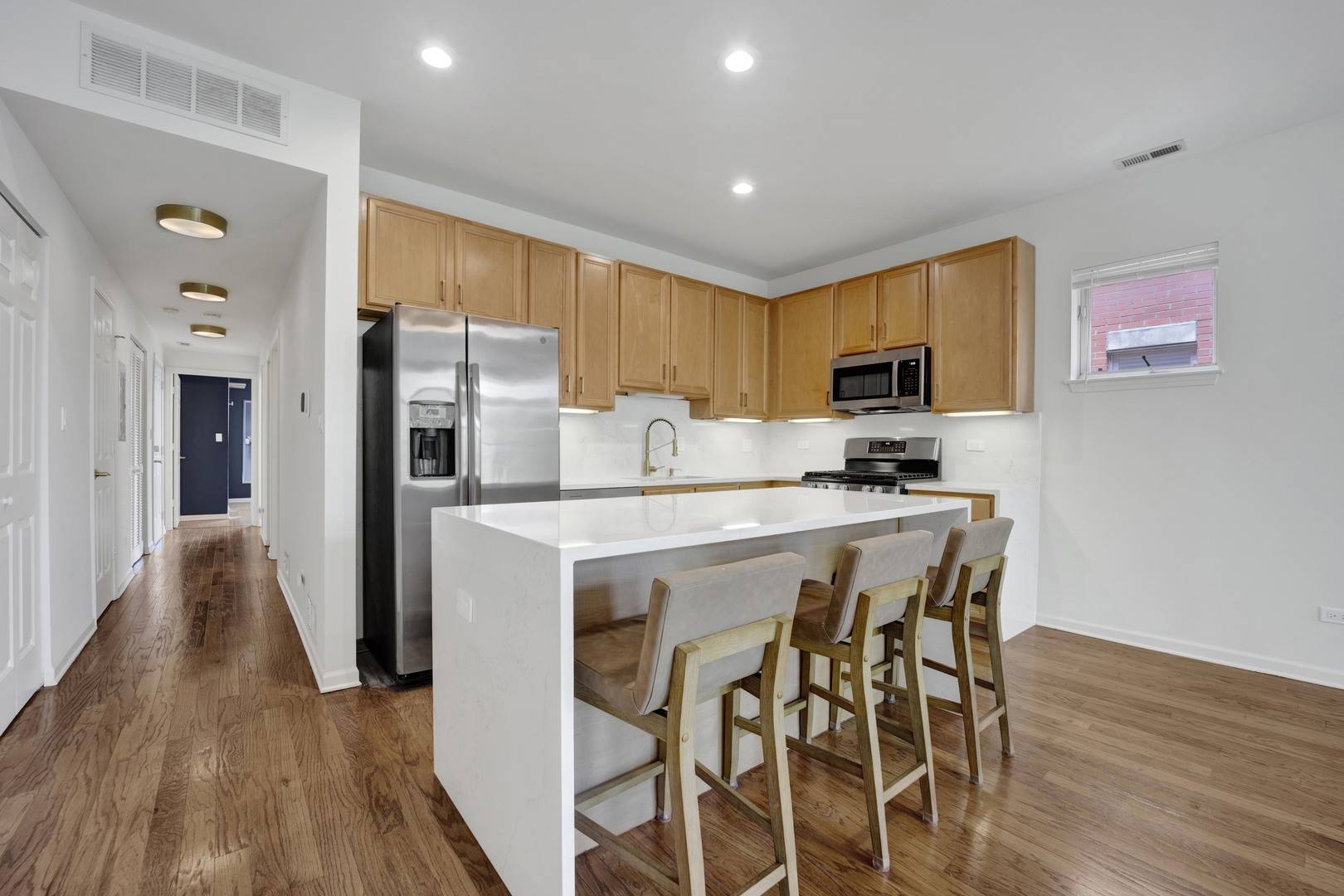 Chicago, IL 60607,1414 S HALSTED ST #3A