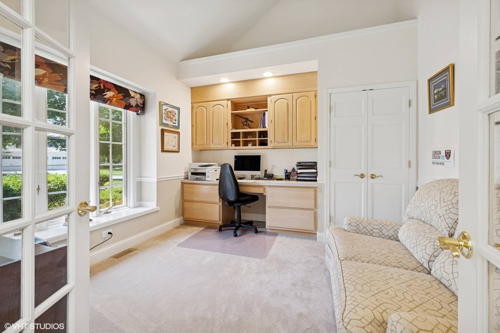 Libertyville, IL 60048,114 Camelot LN