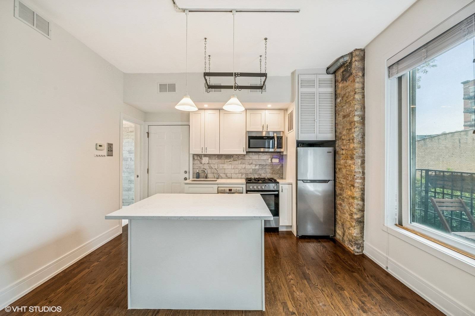 Chicago, IL 60610,1407 N Wells ST #3E