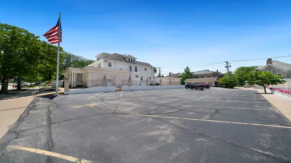 Dixon, IL 61021,213 Crawford AVE