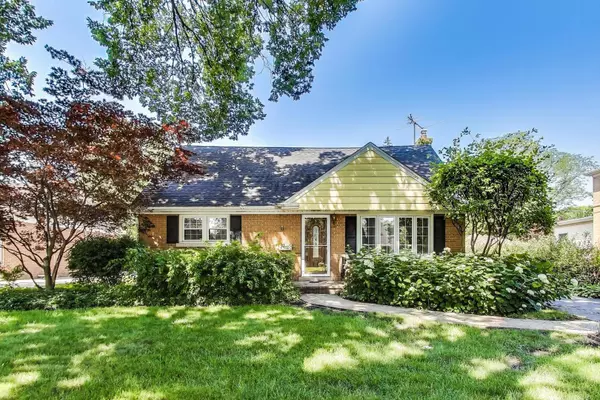210 N Russel ST, Mount Prospect, IL 60056