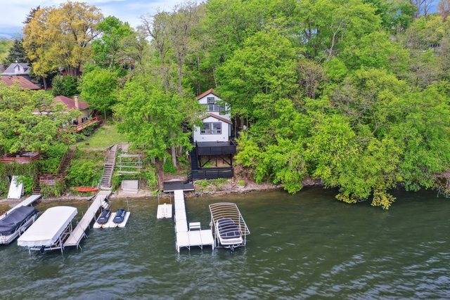 135 Cora AVE, Fox Lake, IL 60020