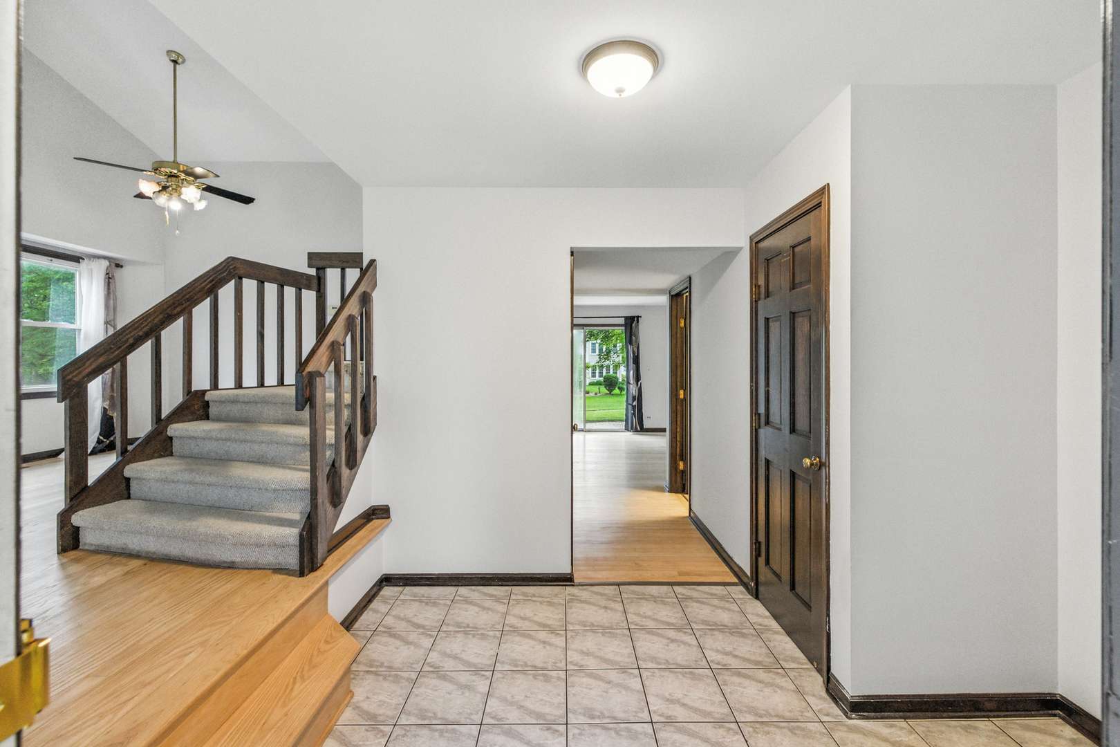 Elk Grove Village, IL 60007,421 Concord LN