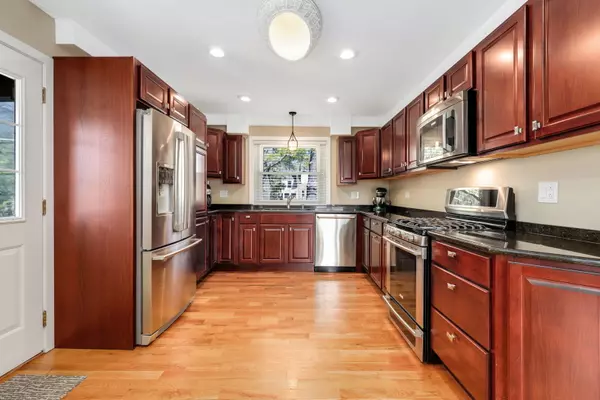 Highland Park, IL 60035,2936 Warbler PL