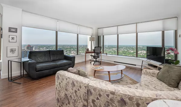 Chicago, IL 60640,5455 N Sheridan RD #3512
