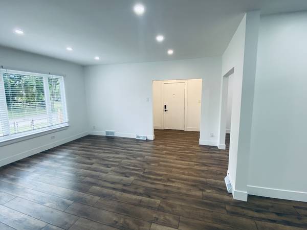 Chicago, IL 60628,411 W 116th ST