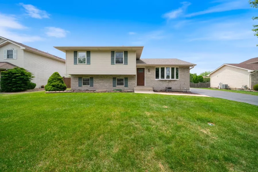 2113 Lolo Pass DR, Plainfield, IL 60586