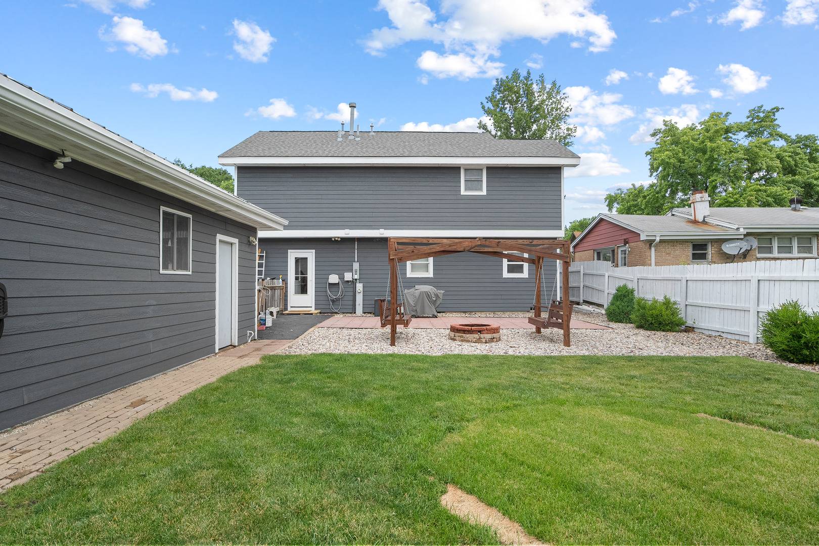 Worth, IL 60482,7115 114th PL