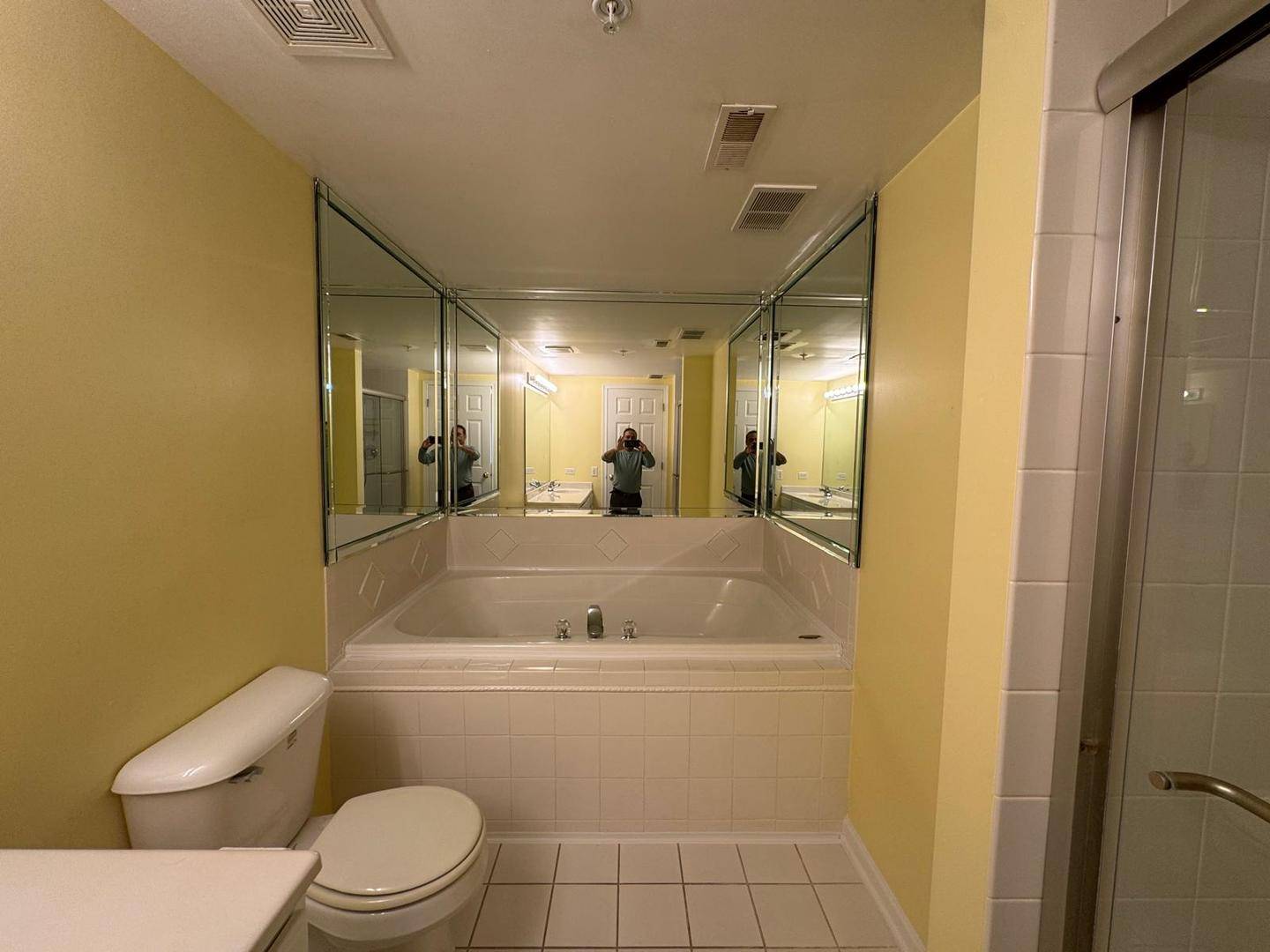 Lombard, IL 60148,2020 Saint Regis DR #607