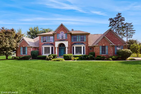 1527 Lexington CIR, Schaumburg, IL 60173