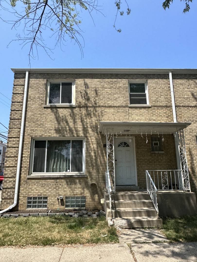 2346 W Jarvis AVE, Chicago, IL 60645