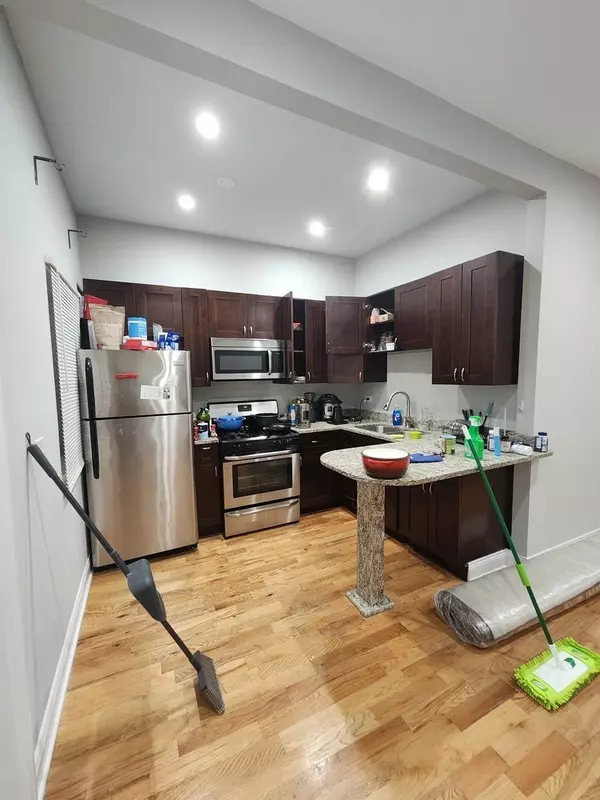 Chicago, IL 60608,1708 S Morgan ST #2F