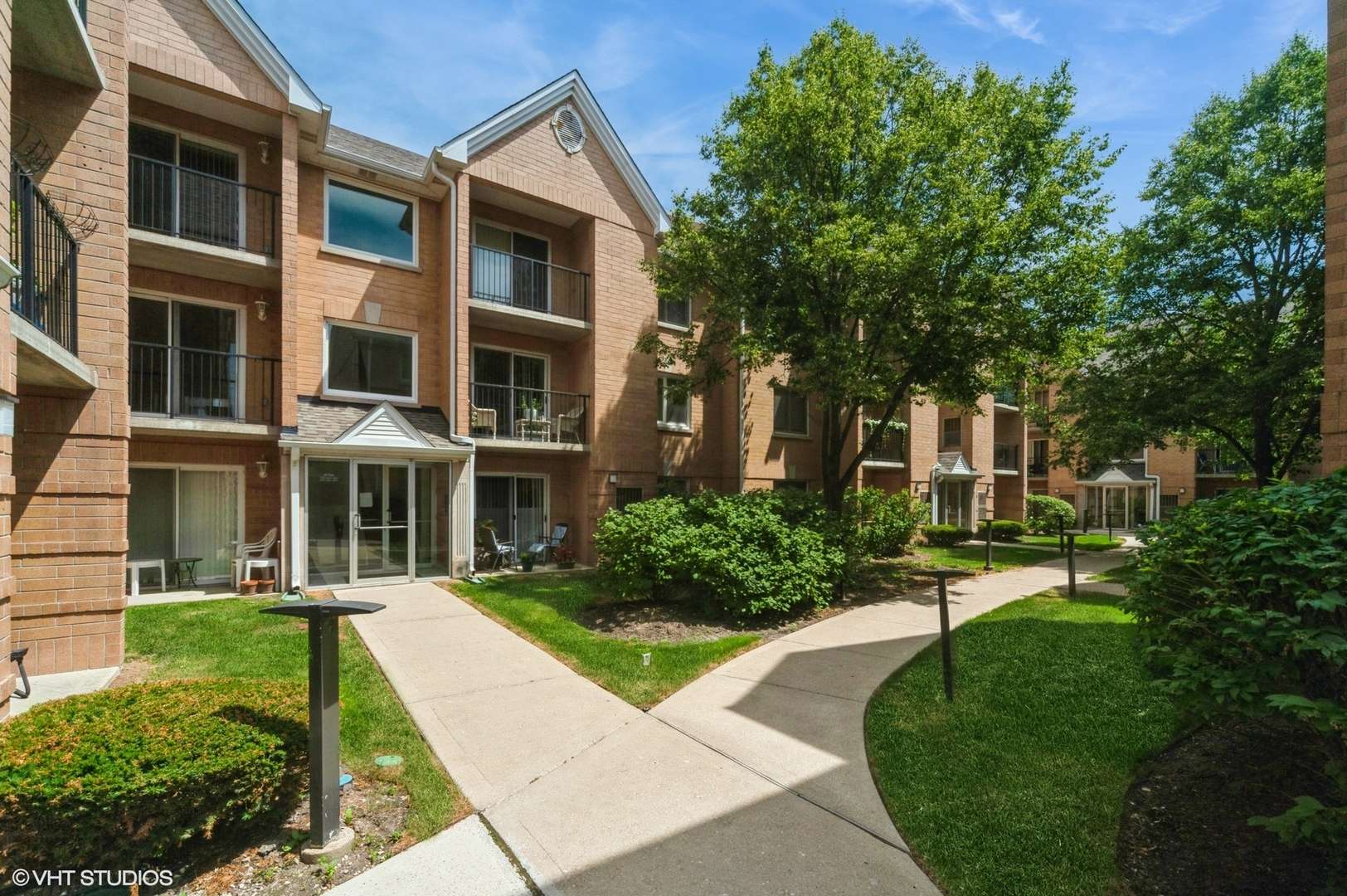8710 W Evelyn LN #204, Chicago, IL 60656