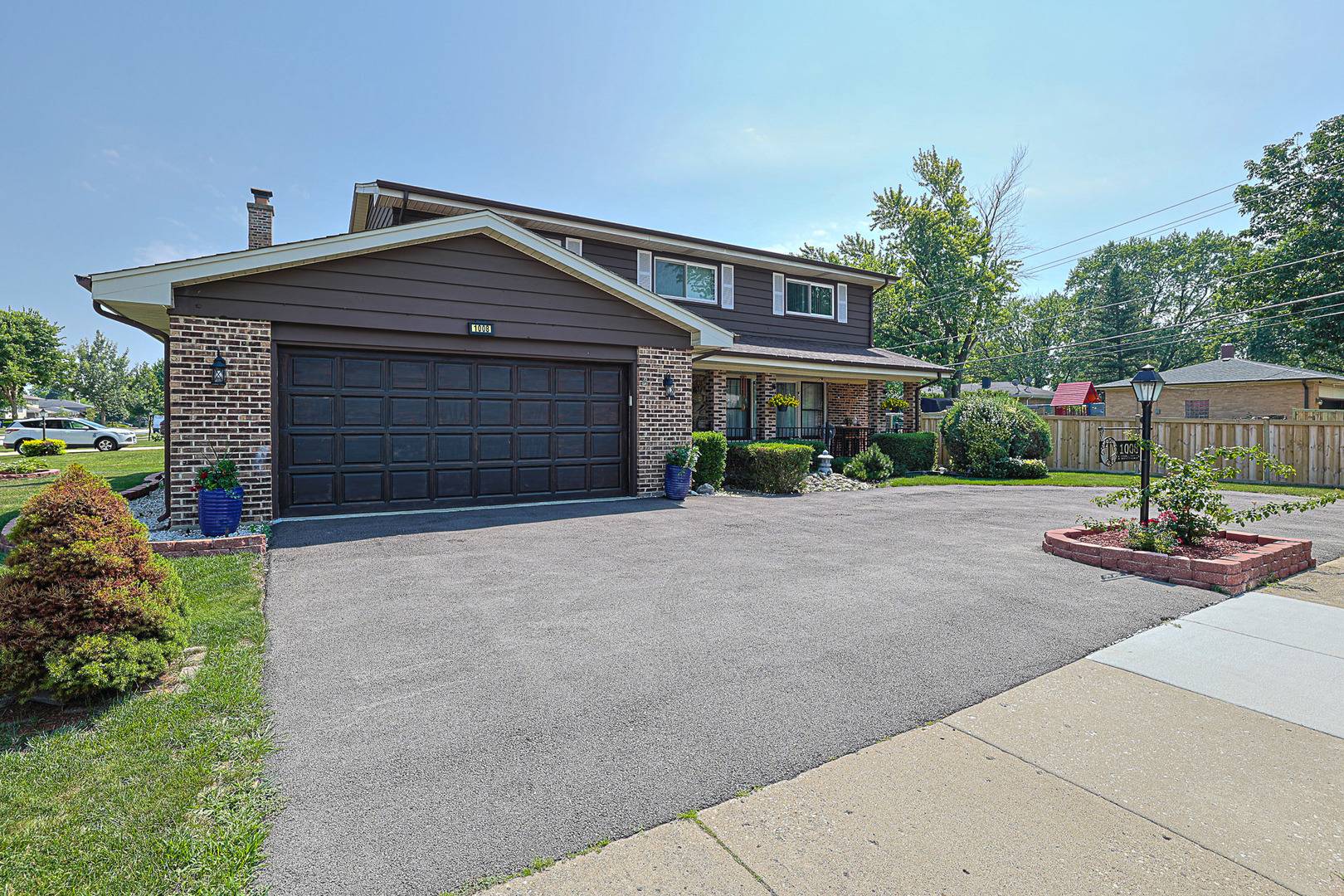 Mount Prospect, IL 60056,1008 S Beechwood DR