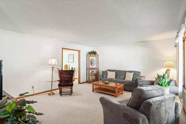 Mahomet, IL 61853,905 Fawn DR