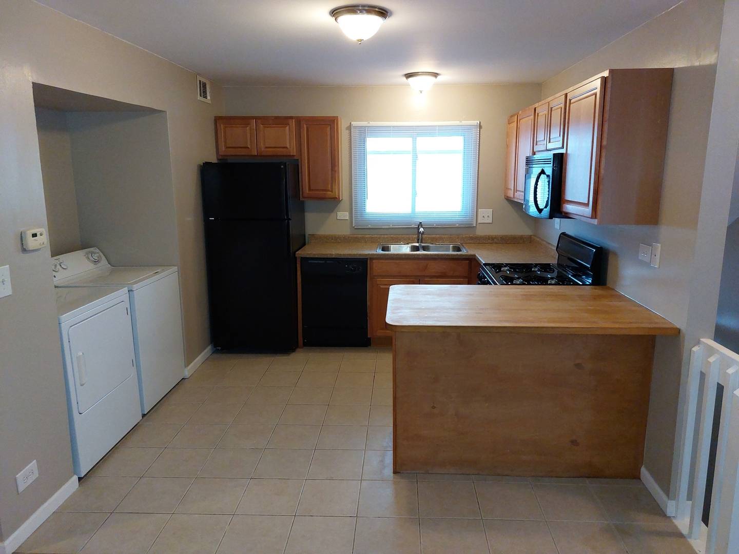 Roselle, IL 60172,683 Rosner DR #2ND