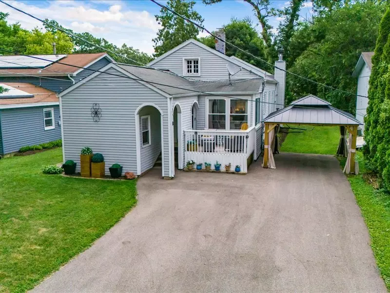 95 Bayberry DR, Crystal Lake, IL 60014