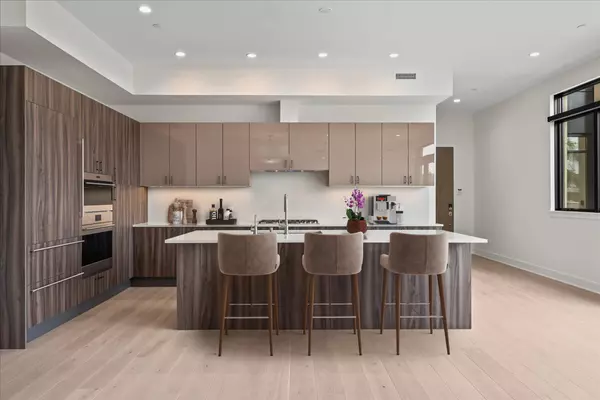Highland Park, IL 60035,1950 Sheridan RD #103
