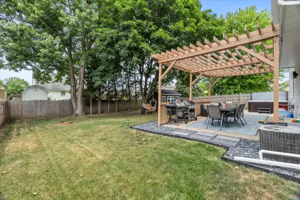 Joliet, IL 60431,1617 Addleman ST