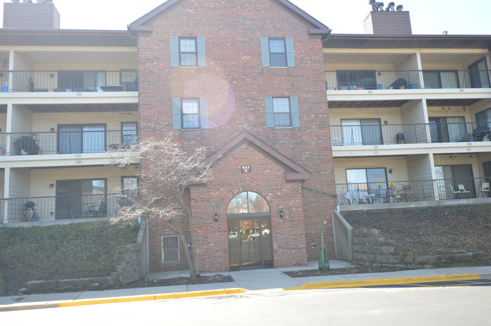 641 Hapsfield LN #304, Buffalo Grove, IL 60089