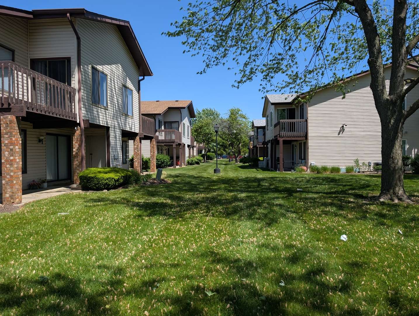 Hanover Park, IL 60133,1340 Kingsbury DR #2