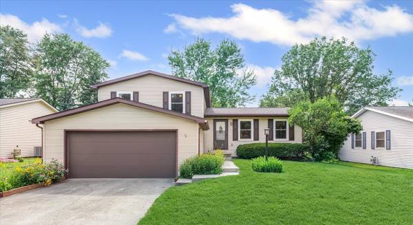2803 S Myra Ridge DR, Urbana, IL 61802