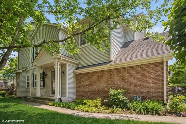 6068 Halloran LN, Hoffman Estates, IL 60192