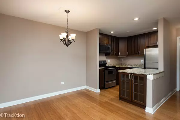 Roselle, IL 60172,1091 Rodenburg RD #303