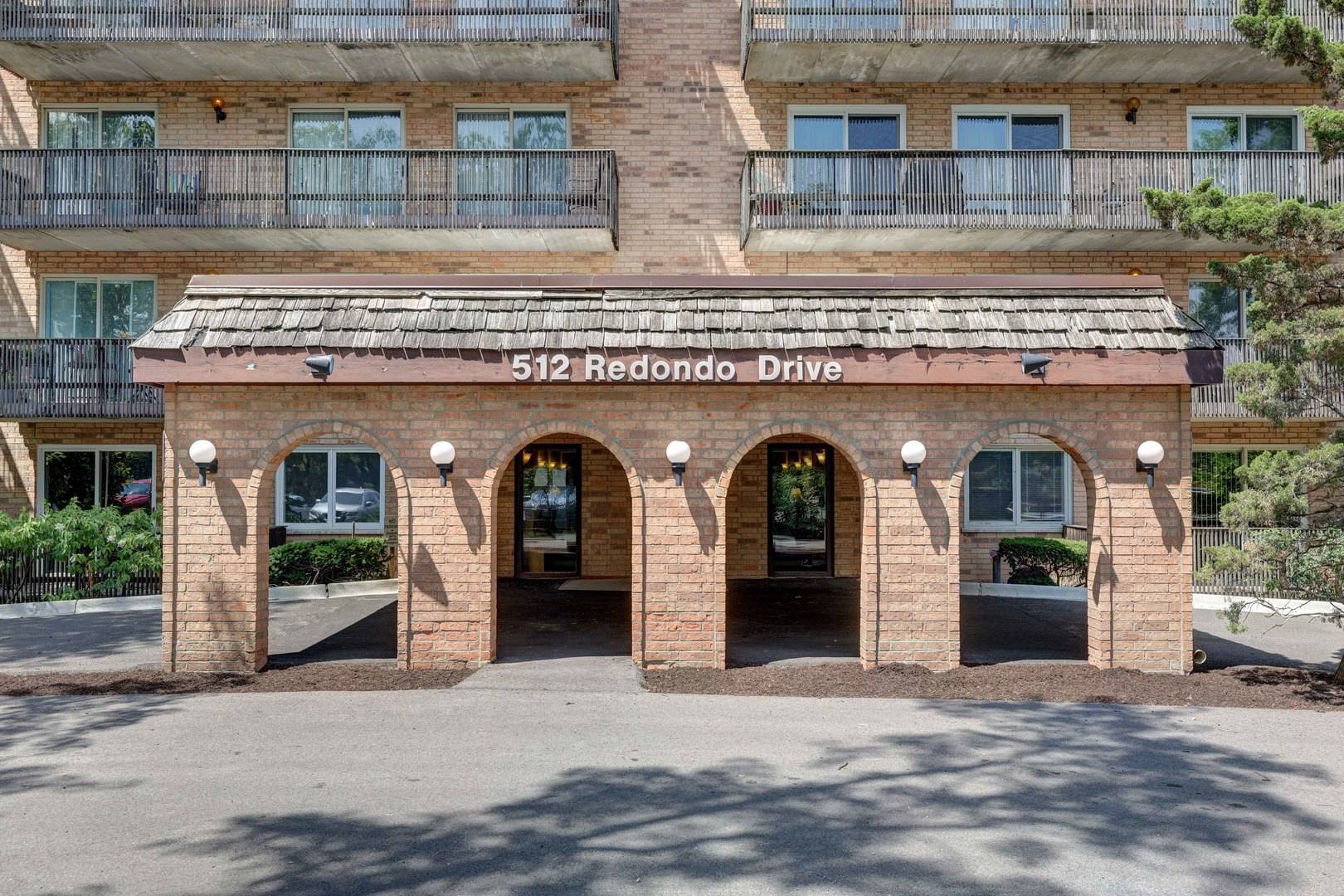Downers Grove, IL 60516,512 Redondo DR #112