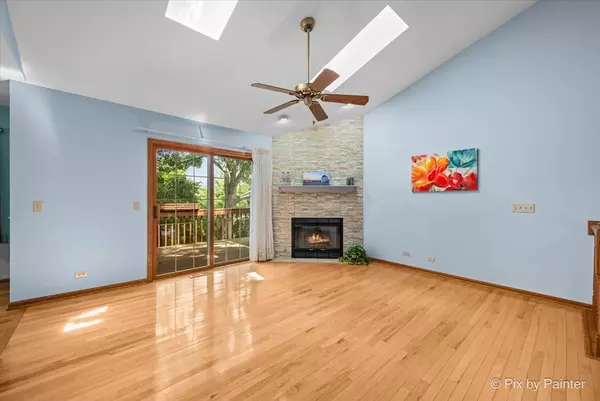 Elgin, IL 60123,893 Millcreek CIR