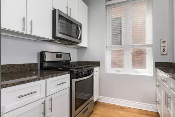 Chicago, IL 60625,2409 W Catalpa AVE #307