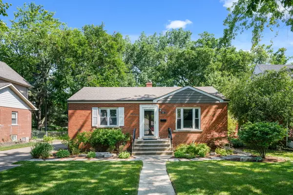 505 W Alexander BLVD, Elmhurst, IL 60126