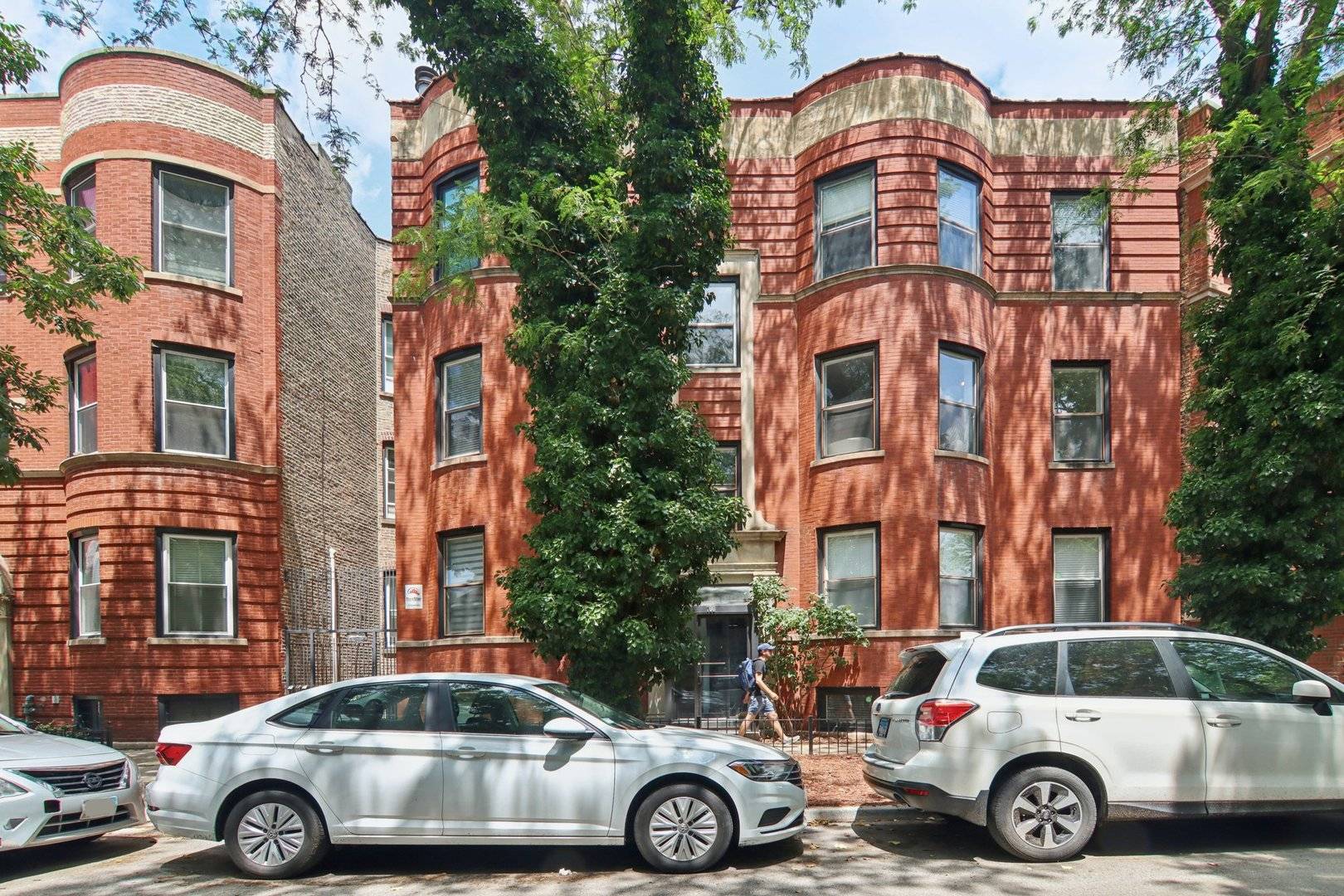 700 W Cornelia AVE #3E, Chicago, IL 60657