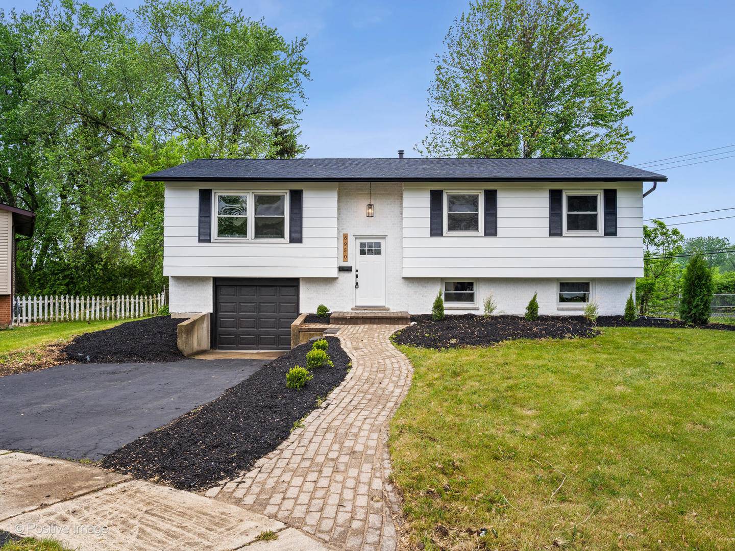 6950 Longmeadow LN, Hanover Park, IL 60133