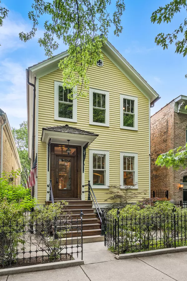 2131 W Schiller ST, Chicago, IL 60622