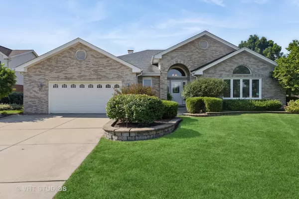 1325 Westminster DR, Woodridge, IL 60517