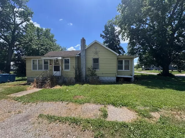 Colfax, IL 61728,203 N Center ST