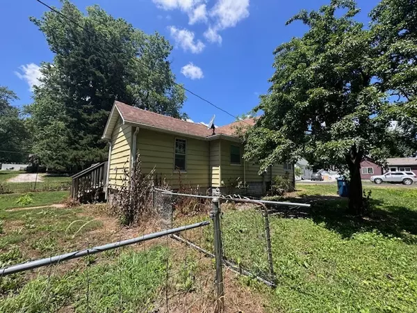 Colfax, IL 61728,203 N Center ST